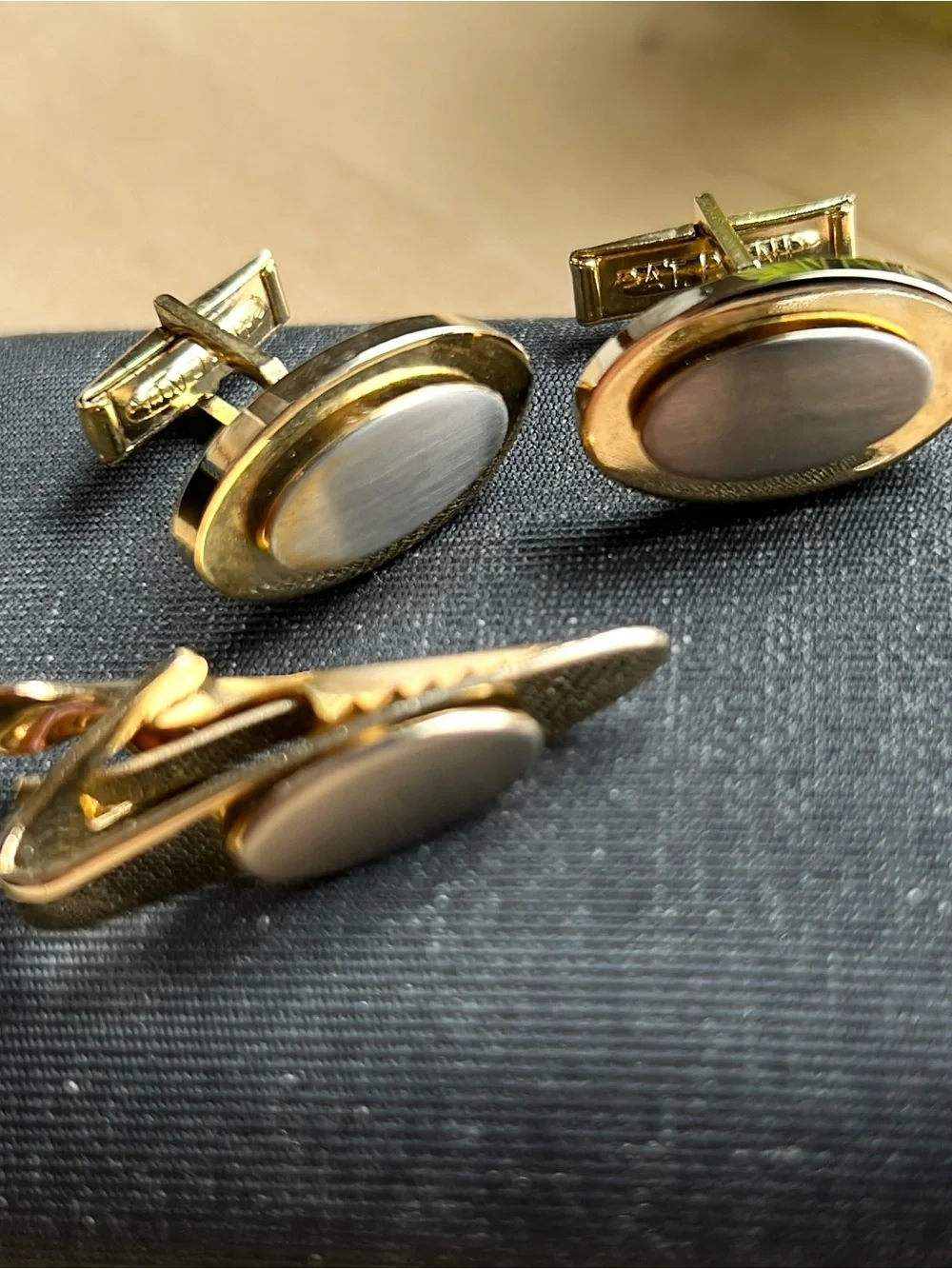 Vintage Menswear Gold & Silver tone Oval cufflinks and a matching tie Bar Set